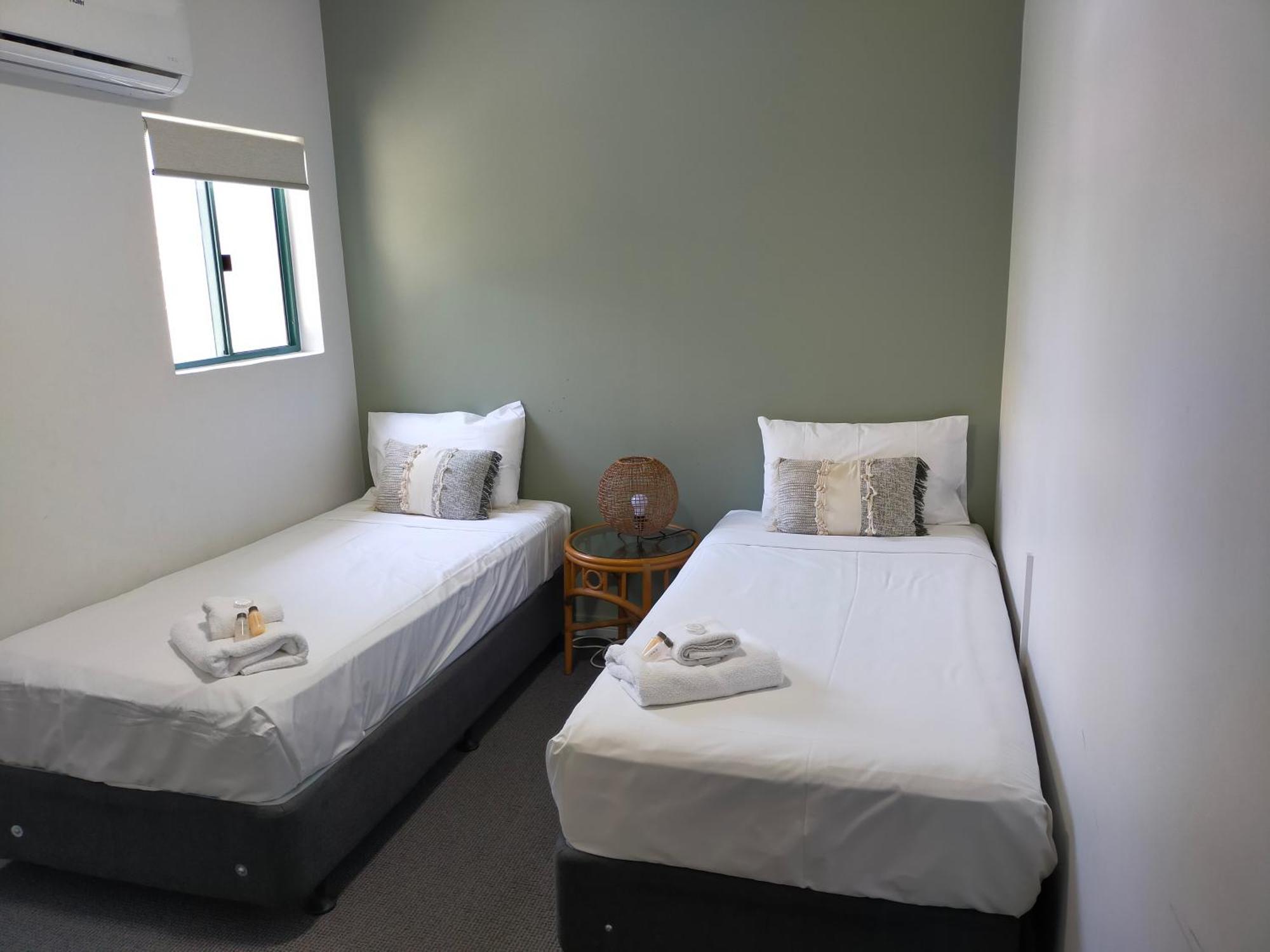 Mid City Luxury Suites Cairns Exteriör bild