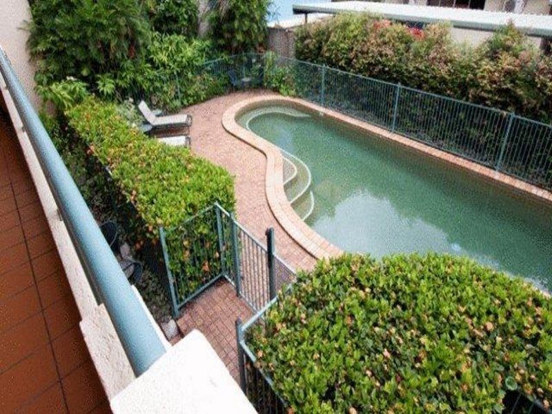 Mid City Luxury Suites Cairns Exteriör bild